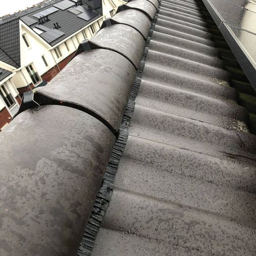 De diensten van dakspecialist in Heteren Nieuwe laag bitumen